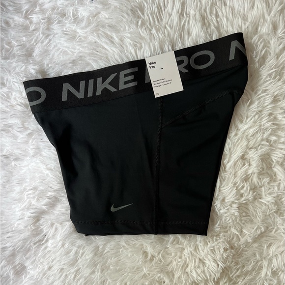 ✰ nike pros ✰ - Picture 3 of 3